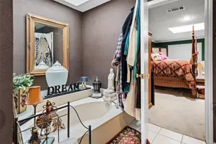 2000 Shadow Ridge Dr, Arlington, TX 76006 - Photo 17