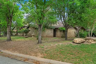 2000 Shadow Ridge Dr, Arlington, TX 76006 - Photo 13