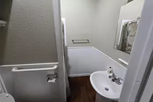 322 Capps St, Marlin, TX 76661 - Photo 9