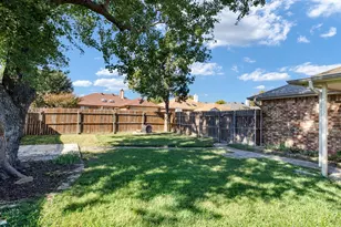 5437 Meadow Vista Ln, Garland, TX 75043 - Photo 7