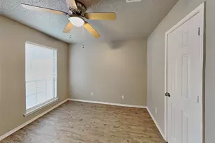 1300 N Creek Dr, Saginaw, TX 76179 - Photo 13