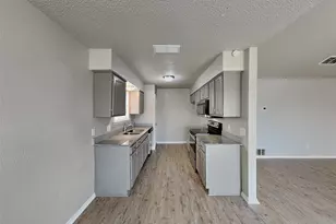 1300 N Creek Dr, Saginaw, TX 76179 - Photo 7