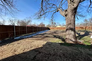 802 S Medora St, Terrell, TX 75160 - Photo 29