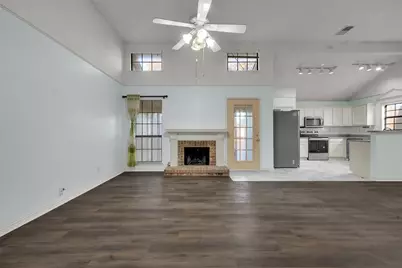 139 Kingsbridge Drive, Garland, TX 75040 - Photo 5