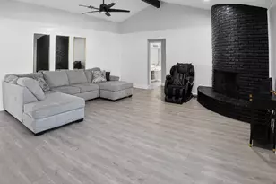 6425 Heidelburg Ct, North Richland Hills, TX 76180 - Photo 21