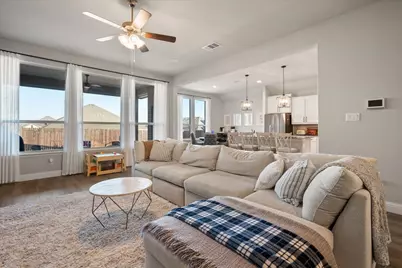 1104 Whispering Hill Drive, Mansfield, TX 76063 - Photo 7