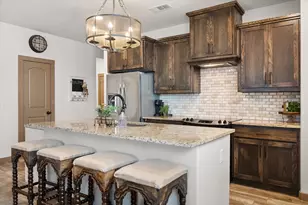 707 Phillips Ct, Mansfield, TX 76063 - Photo 5