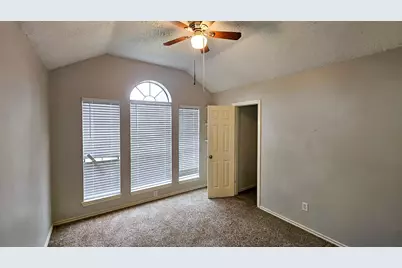 6807 Keeler Drive, Arlington, TX 76001 - Photo 9