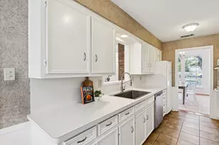 9702 Summerhill Ln, Dallas, TX 75238 - Photo 13