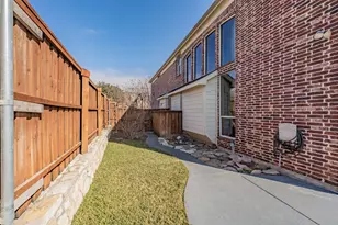3909 Aquatic Dr, Carrollton, TX 75007 - Photo 39