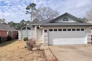 520 Kelley Ct, Fort Worth, TX 76120 - Photo 1