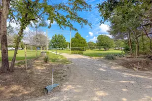 5827 SE County Rd 1095, Corsicana, TX 75109 - Photo 39