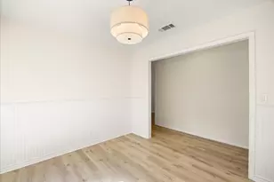 8906 Monticello Dr, Granbury, TX 76049 - Photo 9