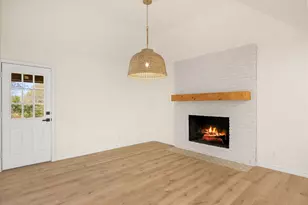 8906 Monticello Dr, Granbury, TX 76049 - Photo 11