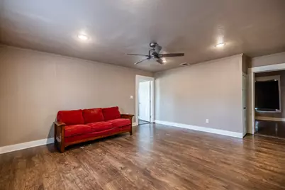 203 W Purdom Avenue, Alvarado, TX 76009 - Photo 7