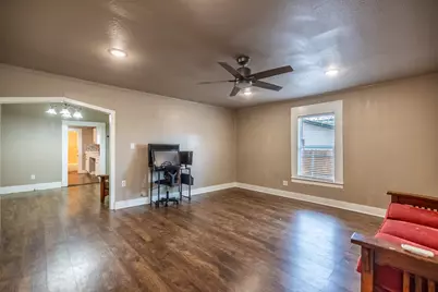 203 W Purdom Avenue, Alvarado, TX 76009 - Photo 5