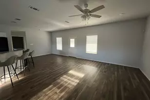 611 Gemini Ct, Granbury, TX 76049 - Photo 3