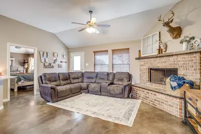 608 Brandt Street, Grandview, TX 76050 - Photo 7