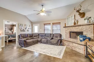 608 Brandt St, Grandview, TX 76050 - Photo 7