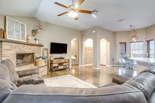 608 Brandt St, Grandview, TX 76050 - Photo 9