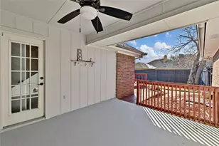 710 Cimarron Trail, Irving, TX 75063 - Photo 33