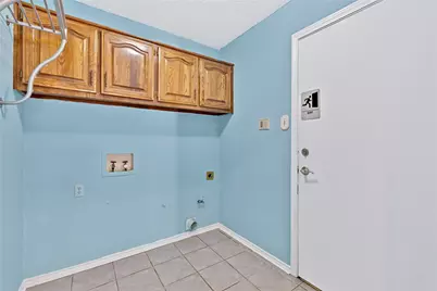 710 Cimarron Trail, Irving, TX 75063 - Photo 23