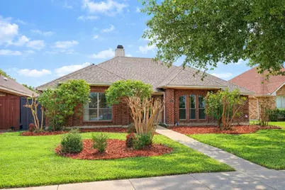 710 Cimarron Trail, Irving, TX 75063 - Photo 1