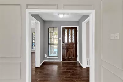 710 Cimarron Trail, Irving, TX 75063 - Photo 3