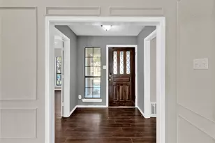 710 Cimarron Trail, Irving, TX 75063 - Photo 3