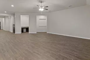 10388 Sarasota St, Grand Prairie, TX 76065 - Photo 13