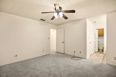 706 Tahiti Drive, Granbury, TX 76048 - Photo 17