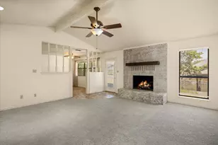 706 Tahiti Dr, Granbury, TX 76048 - Photo 7