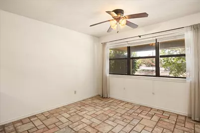 706 Tahiti Drive, Granbury, TX 76048 - Photo 11