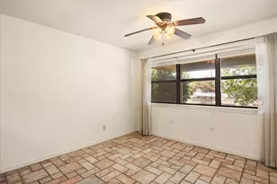 706 Tahiti Dr, Granbury, TX 76048 - Photo 11