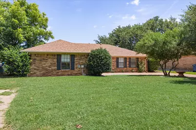 706 Tahiti Drive, Granbury, TX 76048 - Photo 3