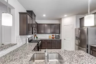 10105 Eagle Pass Pl, McKinney, TX 75071 - Photo 11