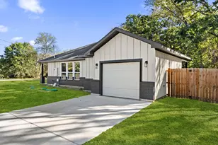 150 Bandera Cir, Payne Springs, TX 75156 - Photo 21