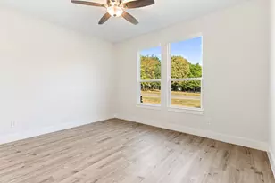 150 Bandera Cir, Payne Springs, TX 75156 - Photo 5