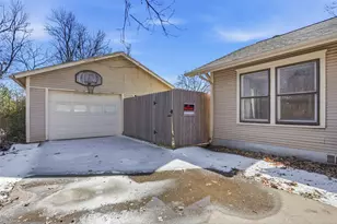 703 Featherston St, Cleburne, TX 76033 - Photo 31