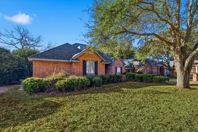 3318 Summergrove Drive, Arlington, TX 76001 - Photo 3