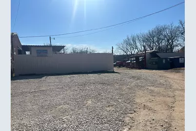 1411 W Omega, Henrietta, TX 76365 - Photo 11