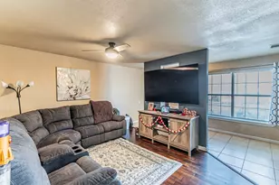 1304 E Inwood Dr, Arlington, TX 76010 - Photo 5