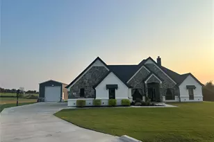 435 Creekside Ct, Weatherford, TX 76087 - Photo 1