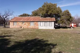 507 S Cherokee St, San Saba, TX 76877 - Photo 3
