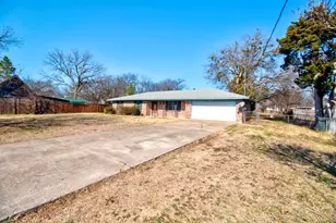 305 Gene Autry Dr, Tioga, TX 76271 - Photo 3