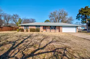 305 Gene Autry Dr, Tioga, TX 76271 - Photo 1