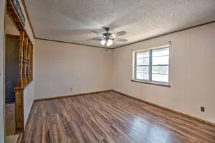 305 Gene Autry Dr, Tioga, TX 76271 - Photo 5