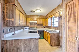 305 Gene Autry Dr, Tioga, TX 76271 - Photo 9