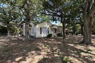 800 Audra Ln, Denton, TX 76209 - Photo 3