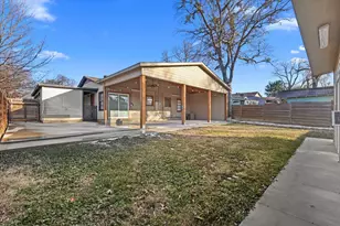 805 23rd St, Grand Prairie, TX 75050 - Photo 13